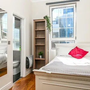 3* Pensión Private En-suite @ Liverpool Street, Brick Ln